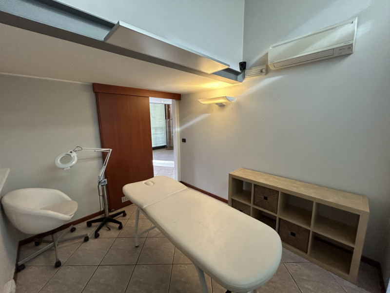 Stai cercando uno spazio commerciale che possa crescere insieme al tuo business? Questo negozio a...