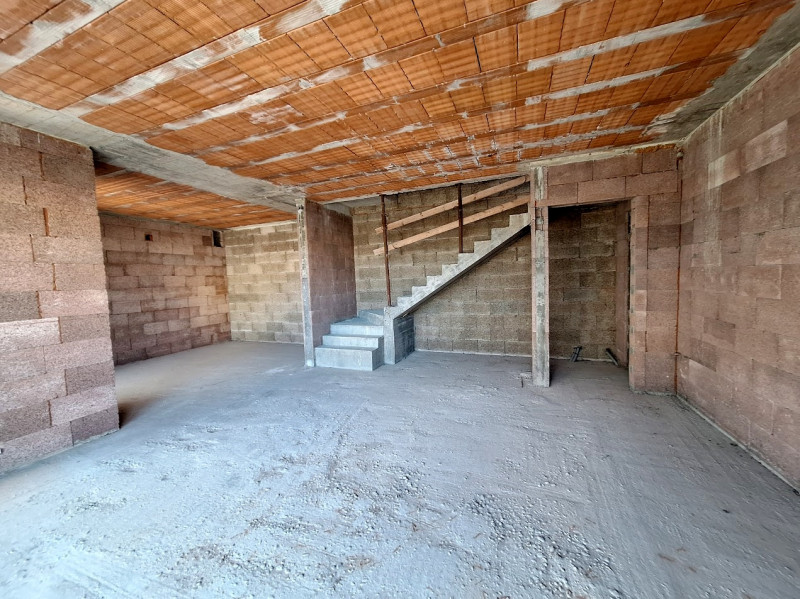 PORZIONE DI VILLETTA BIFAMILIARE AL GREZZO IN VENDITA A PIAZZOLA SUL BRENTA - Rif. 8223
Scopri la...