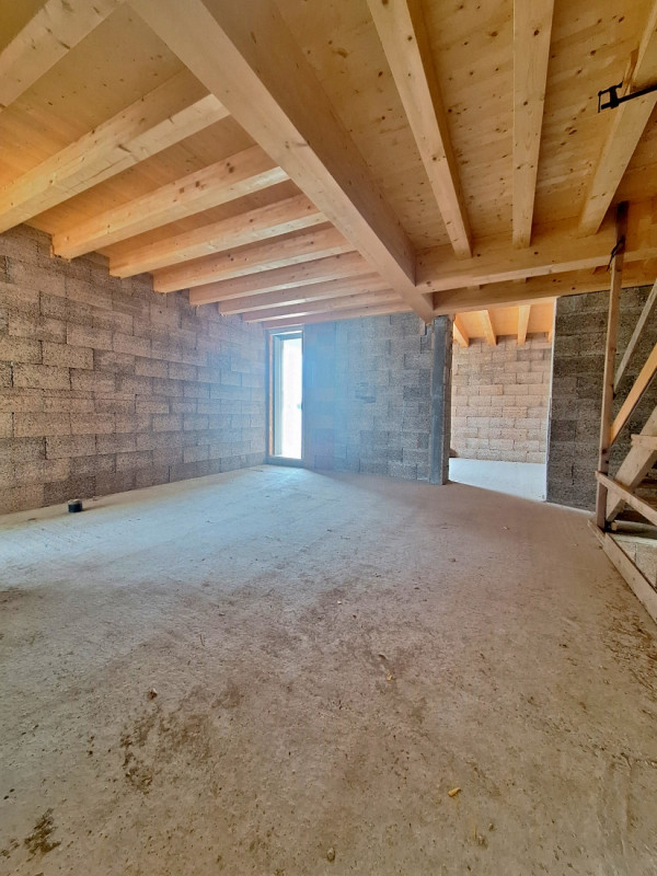 PORZIONE DI VILLETTA BIFAMILIARE AL GREZZO IN VENDITA A PIAZZOLA SUL BRENTA - Rif. 8223
Scopri la...