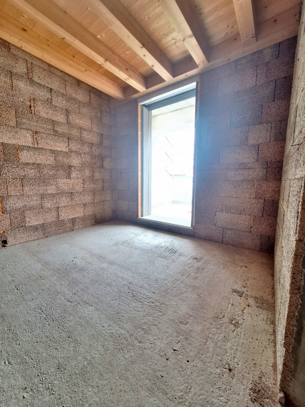 PORZIONE DI VILLETTA BIFAMILIARE AL GREZZO IN VENDITA A PIAZZOLA SUL BRENTA - Rif. 8223
Scopri la...