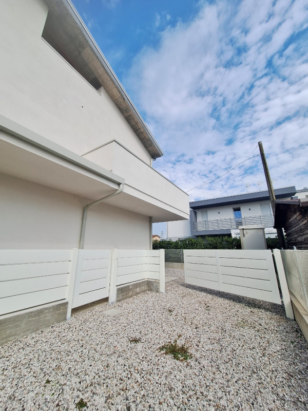 PORZIONE DI VILLETTA BIFAMILIARE AL GREZZO IN VENDITA A PIAZZOLA SUL BRENTA - Rif. 8223
Scopri la...