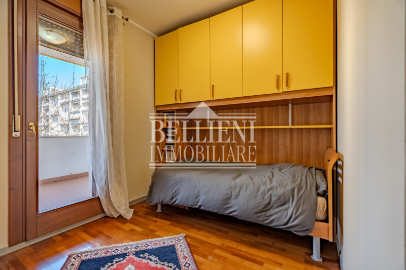 MERCATO NUOVO: In zona ben servita e comoda al Centro Storico, proponiamo in vendita spazioso app...