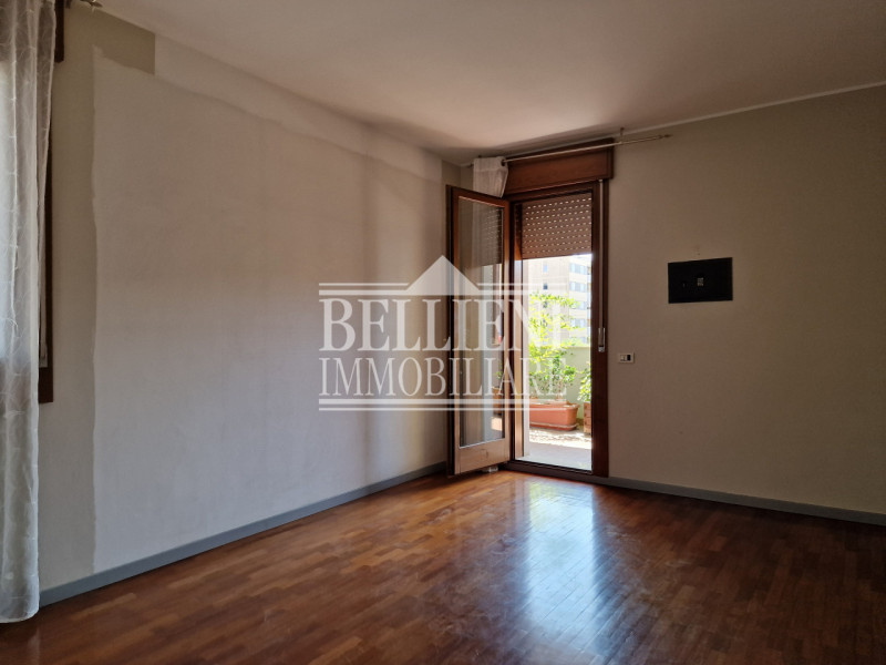 MERCATO NUOVO: In zona ben servita e comoda al Centro Storico, proponiamo in vendita spazioso app...