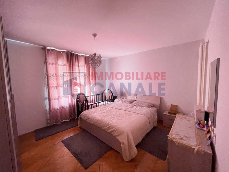 Scoprite questa porzione di testa di casa a schiera, situata nel cuore del centro di Piovene Rocc...