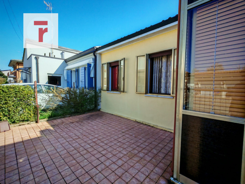 Nel quartiere residenziale di Voltabarozzo, una delle zone più richieste della città di Padova pe...