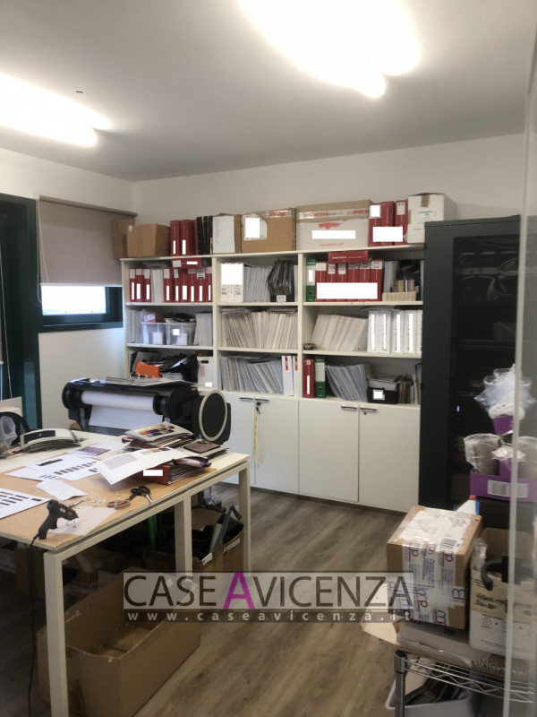 GRISIGNANO DI ZOCCO -  C.E.D - IN ESCLUSIVA !!! - Proponiamo questo capannone in condizioni pari ...