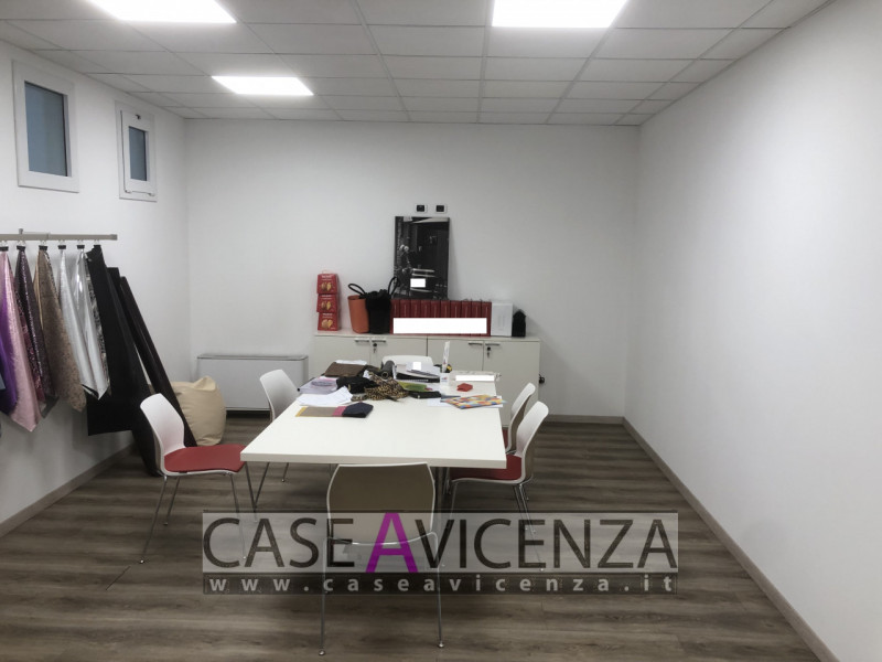 GRISIGNANO DI ZOCCO -  C.E.D - IN ESCLUSIVA !!! - Proponiamo questo capannone in condizioni pari ...