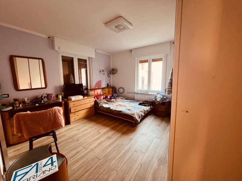 Scoprite questa affascinante casa singola terratetto situata nel cuore di Valdagno, un comune ric...