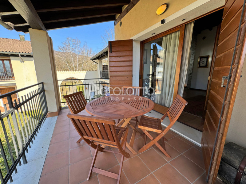 Rif. V5230 - Asolo Golf, a 10 minuti dal centro storico di Asolo, con splendida vista sui Colli A...