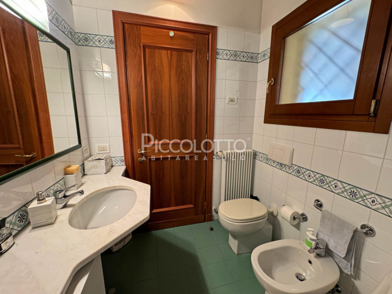 Rif. V5230 - Asolo Golf, a 10 minuti dal centro storico di Asolo, con splendida vista sui Colli A...