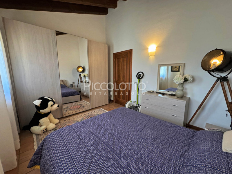 Rif. V5230 - Asolo Golf, a 10 minuti dal centro storico di Asolo, con splendida vista sui Colli A...