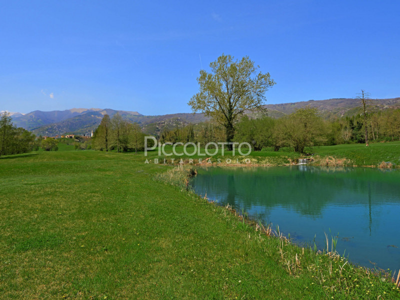 Rif. V5230 - Asolo Golf, a 10 minuti dal centro storico di Asolo, con splendida vista sui Colli A...
