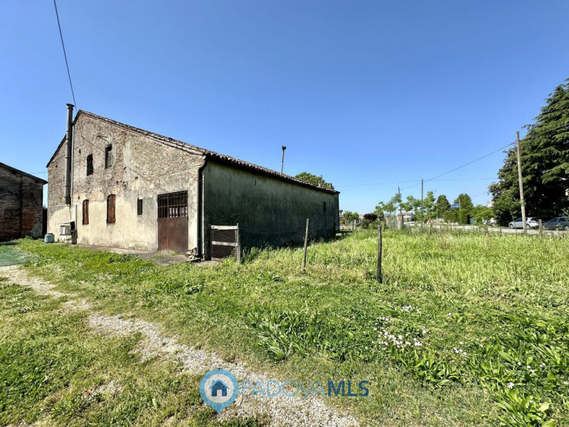 RUSTICO CON TERRENO AGRICOLO A CASALSERUGO €.250.000 - rif.1691

Il rustico in vendita a Casalser...