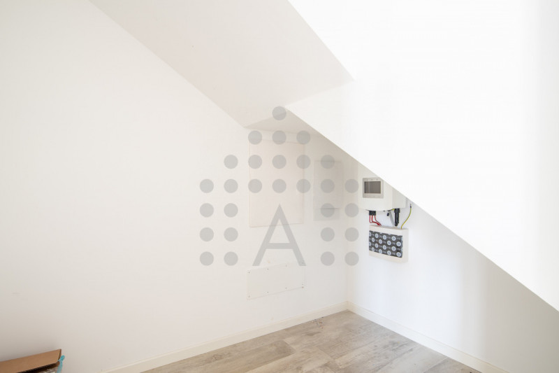 Cerchi una casa nuova mai abitata senza IVA, con allacciamenti e comfort già compresi?
Questa vil...