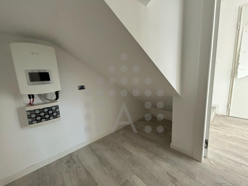 Cerchi una casa nuova mai abitata senza IVA, con allacciamenti e comfort già compresi?
Questa vil...