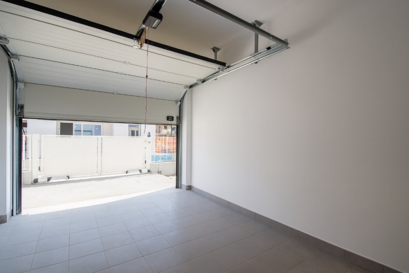 Cerchi una casa nuova mai abitata senza IVA, con allacciamenti e comfort già compresi?
Questa vil...