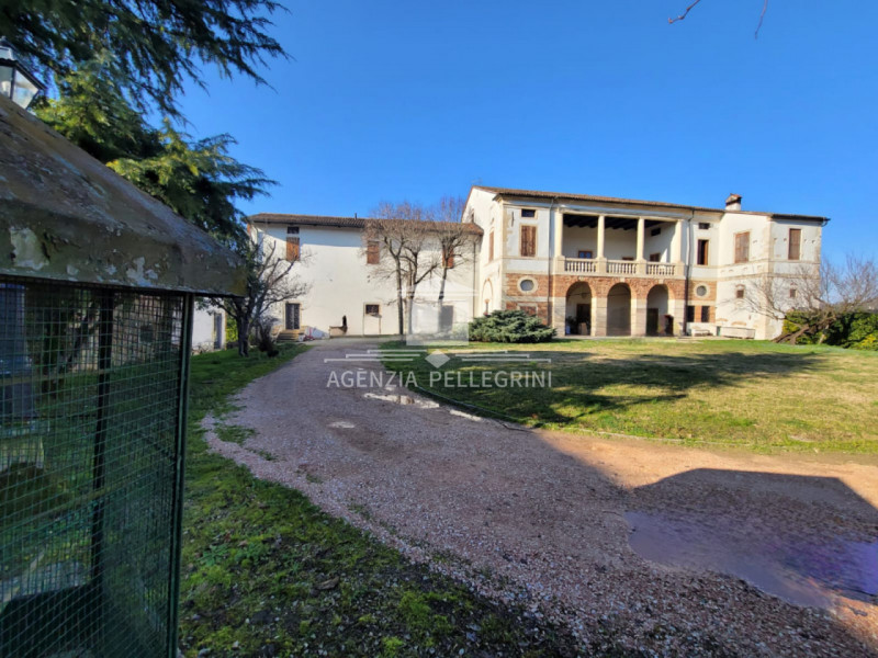 FOR RENT – VICENZA - | Exclusive Renaissance Villa Portion – 15 minutes from Caserma Ederle Live ...