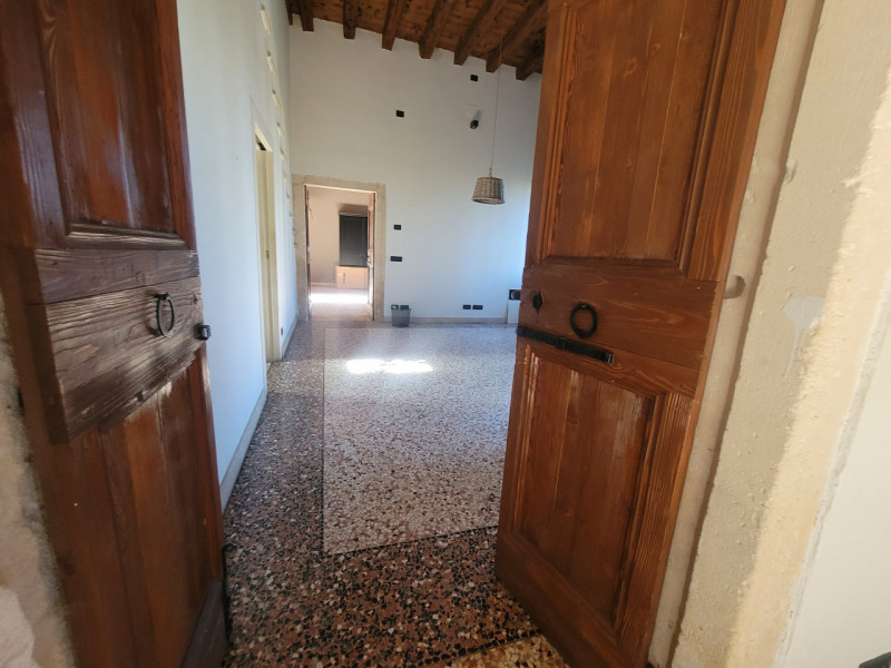 FOR RENT IN VICENZA  Prestigiosa Dependance in Affitto a 15 minuti dalla Caserma Ederle
In una de...