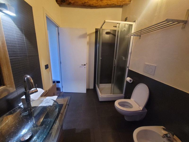 FOR RENT IN VICENZA  Prestigiosa Dependance in Affitto a 15 minuti dalla Caserma Ederle
In una de...
