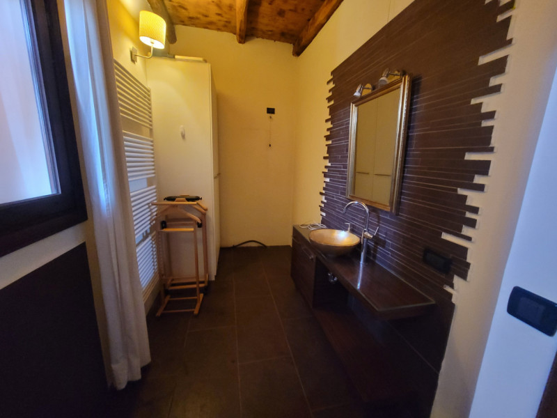 FOR RENT IN VICENZA  Prestigiosa Dependance in Affitto a 15 minuti dalla Caserma Ederle
In una de...