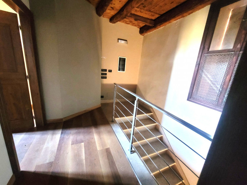 FOR RENT IN VICENZA  Prestigiosa Dependance in Affitto a 15 minuti dalla Caserma Ederle
In una de...