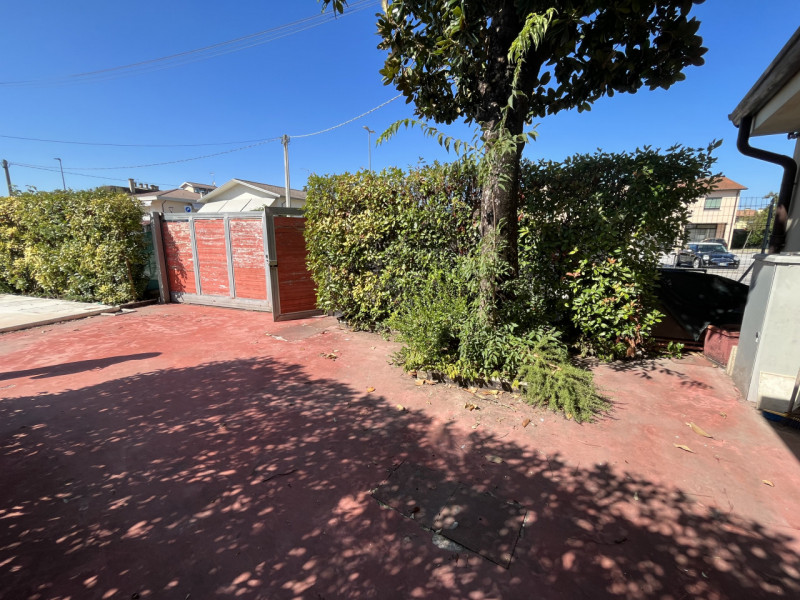 Nel cuore della campagna veneta, nella tranquilla frazione di Lissaro, comune di Mestrino, propon...