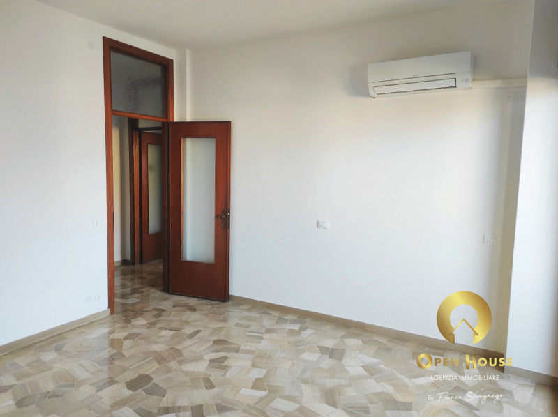 OPEN HOUSE by Franco Savegnago propone in locazione dal 01/01/2026 appartamento parz.arredato pos...