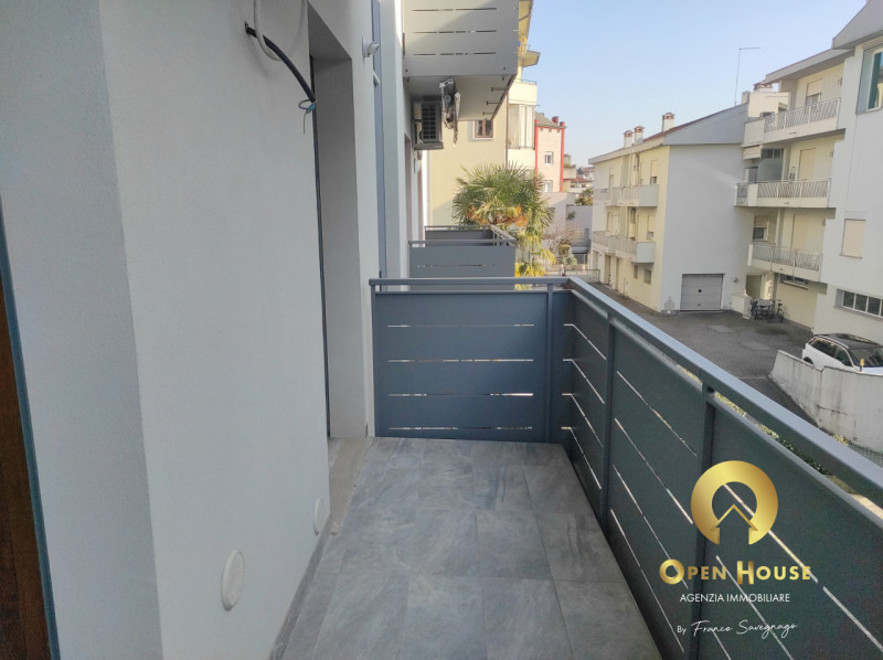 OPEN HOUSE by Franco Savegnago propone in locazione dal 01/01/2026 appartamento parz.arredato pos...