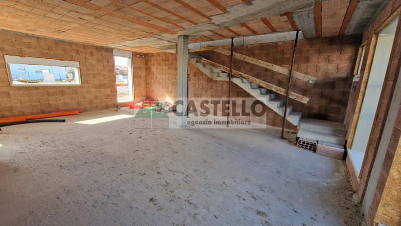 Campodarsego centro comoda ai servizi spaziosa porzione di bifamiliare con giardino privato. Rif....