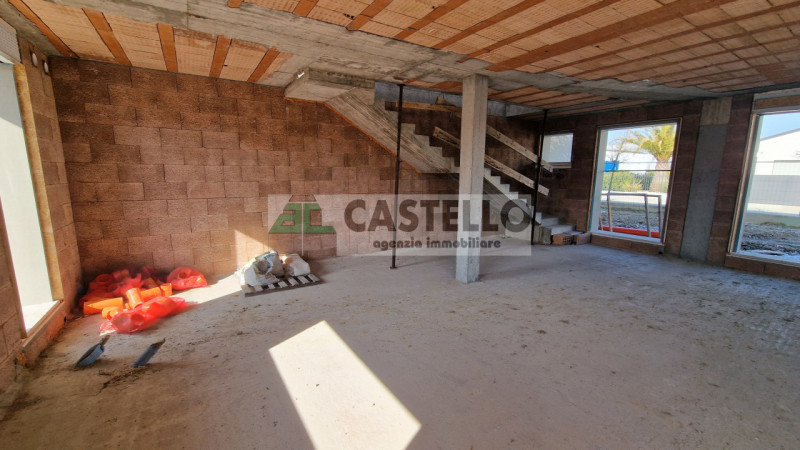 Campodarsego centro comoda ai servizi spaziosa porzione di bifamiliare con giardino privato. Rif....