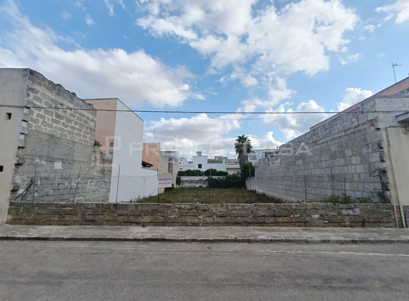 Terreno in Vendita