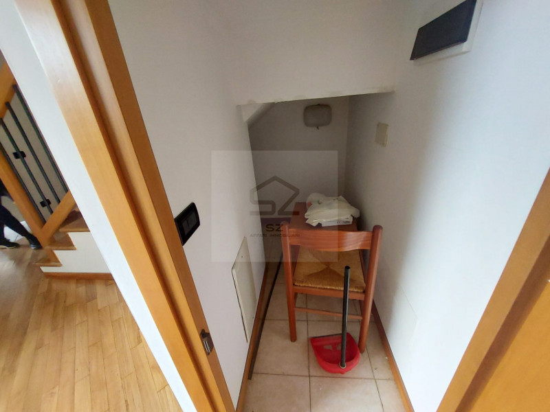 VILLATORA - SAONARA

In vendita a Villatora di Saonara, splendido appartamento su due livelli edi...