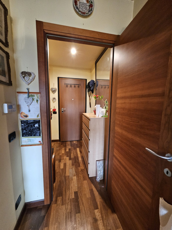 Scopri un'opportunità imperdibile nel cuore di Vernante con questo esclusivo appartamento all'ult...