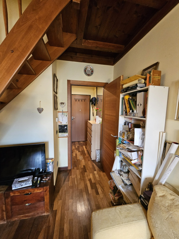 Scopri un'opportunità imperdibile nel cuore di Vernante con questo esclusivo appartamento all'ult...