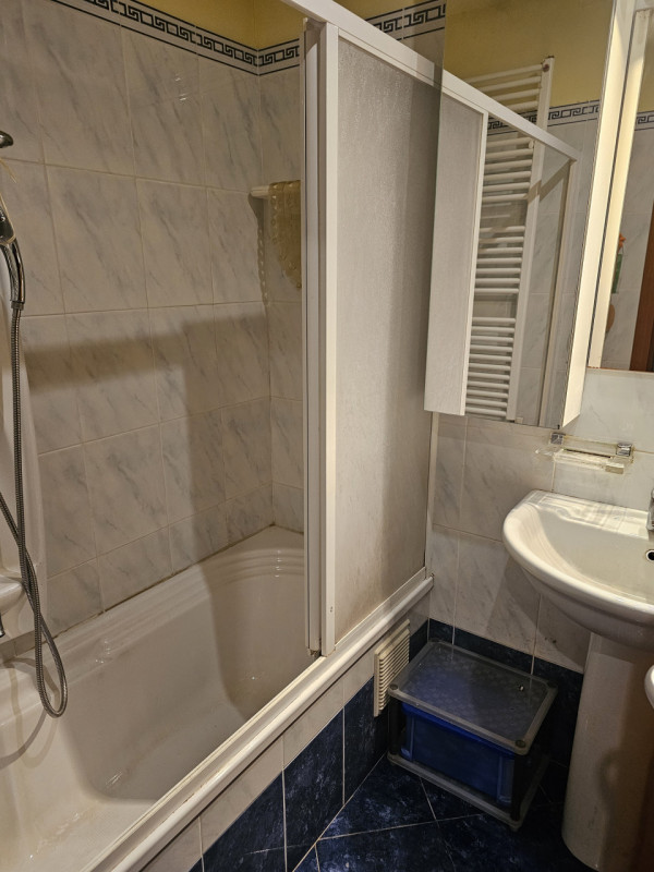 Scopri un'opportunità imperdibile nel cuore di Vernante con questo esclusivo appartamento all'ult...