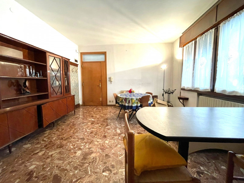 APPARTAMENTO DA RISTRUTTURARE CON PERTINENZE – CENTRO STORICO

A pochi passi dalla Chiesa di Sant...