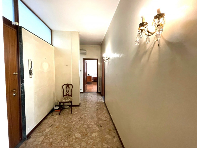 APPARTAMENTO DA RISTRUTTURARE CON PERTINENZE – CENTRO STORICO

A pochi passi dalla Chiesa di Sant...