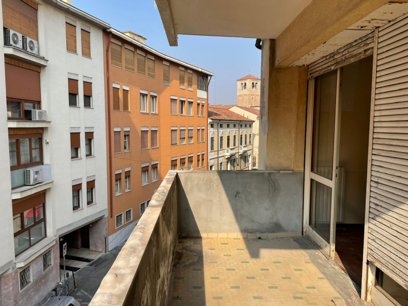 APPARTAMENTO DA RISTRUTTURARE CON PERTINENZE – CENTRO STORICO

A pochi passi dalla Chiesa di Sant...