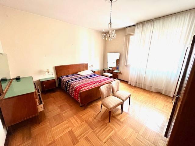 APPARTAMENTO DA RISTRUTTURARE CON PERTINENZE – CENTRO STORICO

A pochi passi dalla Chiesa di Sant...