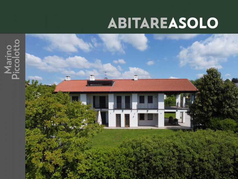 Rif. V5236 - Splendida villa in vendita a Montebelluna, situata in posizione privilegiata a Rive ...