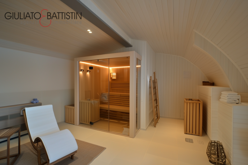 VICENZA: Vicinanze Ponte degli Angeli, in signorile palazzina recentemente ristrutturata, proponi...