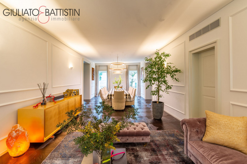 VICENZA: Vicinanze Ponte degli Angeli, in signorile palazzina recentemente ristrutturata, proponi...