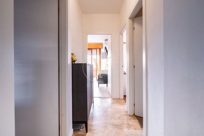 Quali sono le caratteristiche che differenziano questo appartamento da tutti gli altri?

- Terraz...