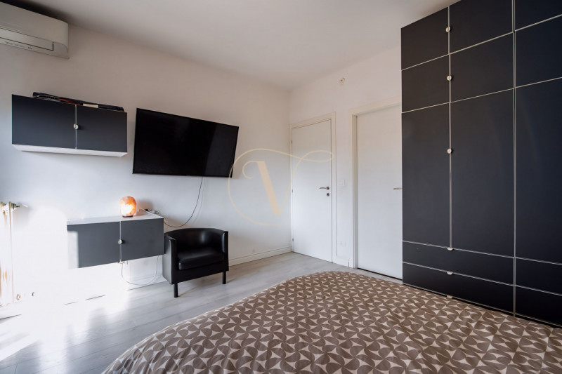 Quali sono le caratteristiche che differenziano questo appartamento da tutti gli altri?

- Terraz...