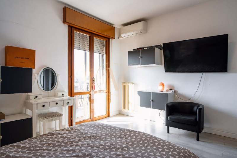 Quali sono le caratteristiche che differenziano questo appartamento da tutti gli altri?

- Terraz...