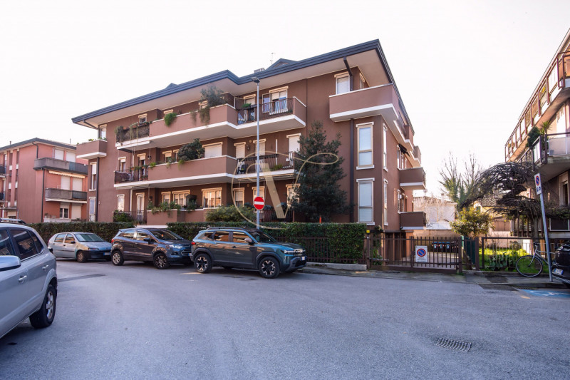 Quali sono le caratteristiche che differenziano questo appartamento da tutti gli altri?

- Terraz...