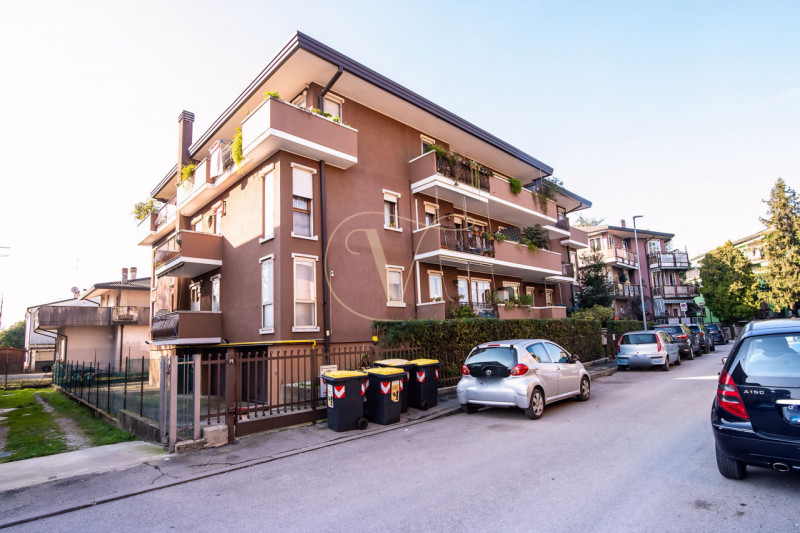 Quali sono le caratteristiche che differenziano questo appartamento da tutti gli altri?

- Terraz...