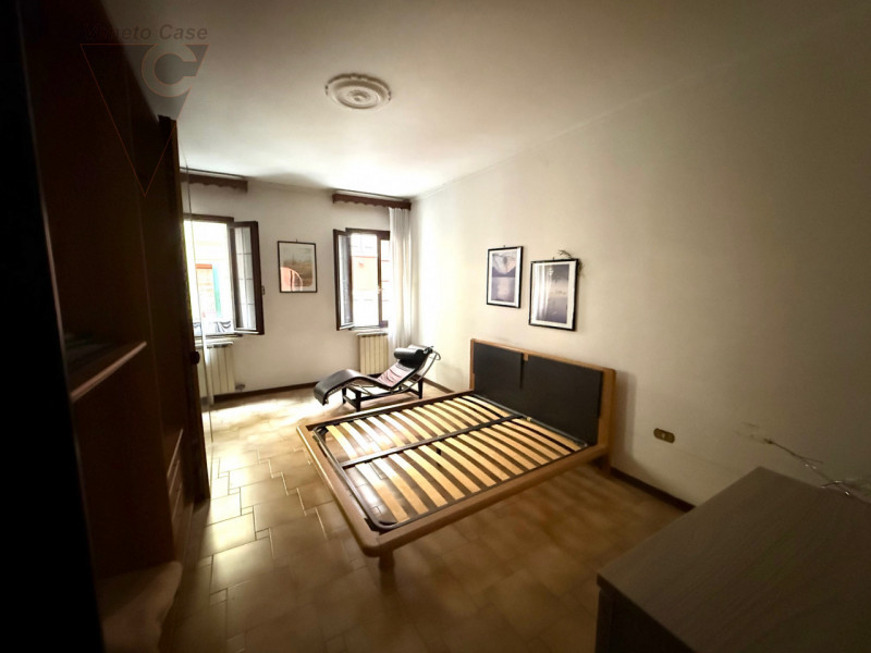 Nel cuore della città, su centrale e caratteristica calle in posizione strategica, con vista su C...