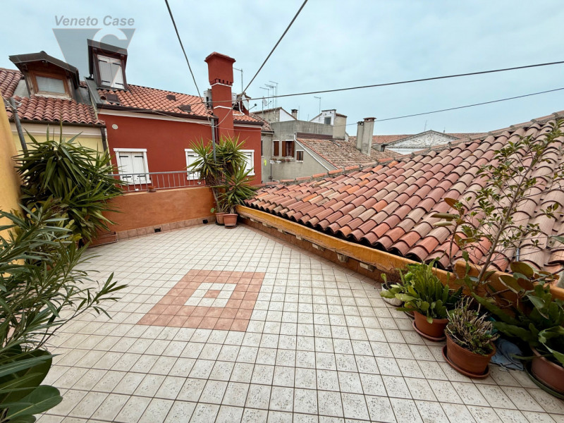 Nel cuore della città, su centrale e caratteristica calle in posizione strategica, con vista su C...