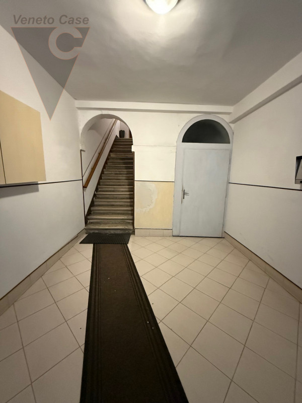 Nel cuore della città, su centrale e caratteristica calle in posizione strategica, con vista su C...